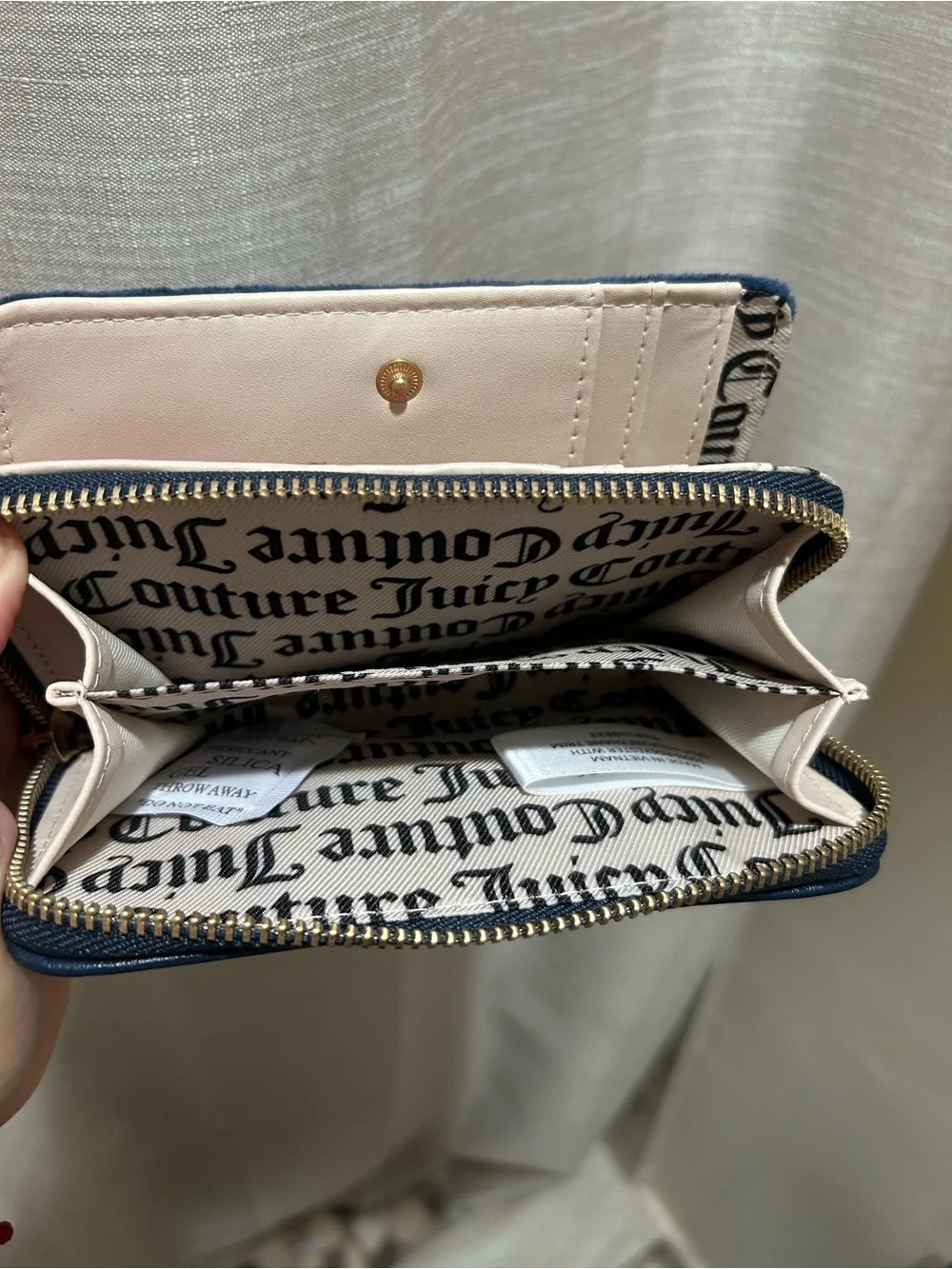 Juicy Couture Cream and Navy Zip Card Wallet